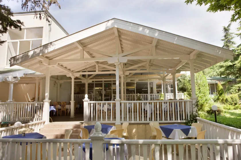 Hotel Oasis - Image 1