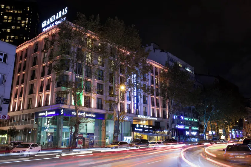 Grand Aras Hotel & Suites - Image 1