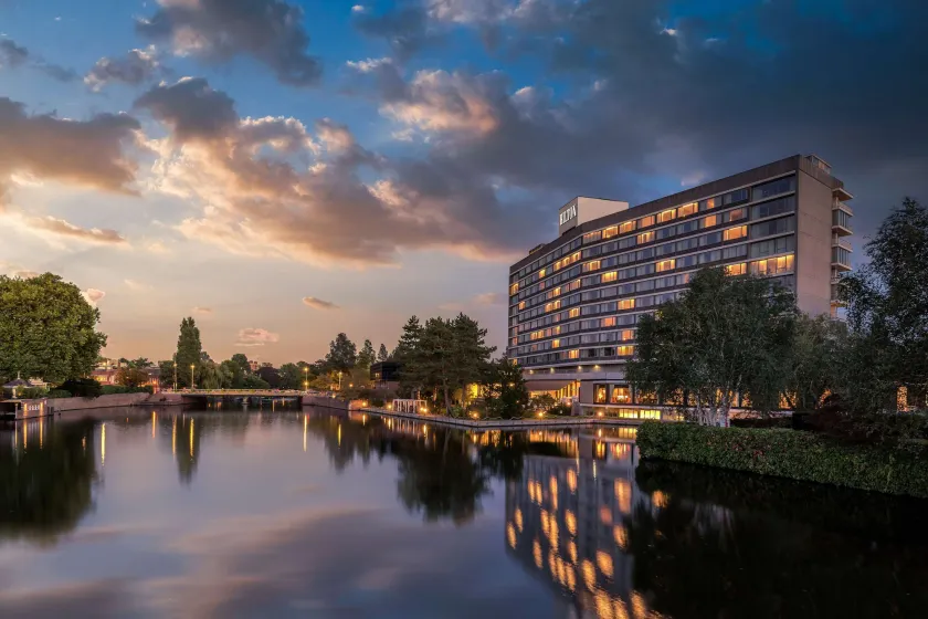 Hilton Amsterdam - Image 1