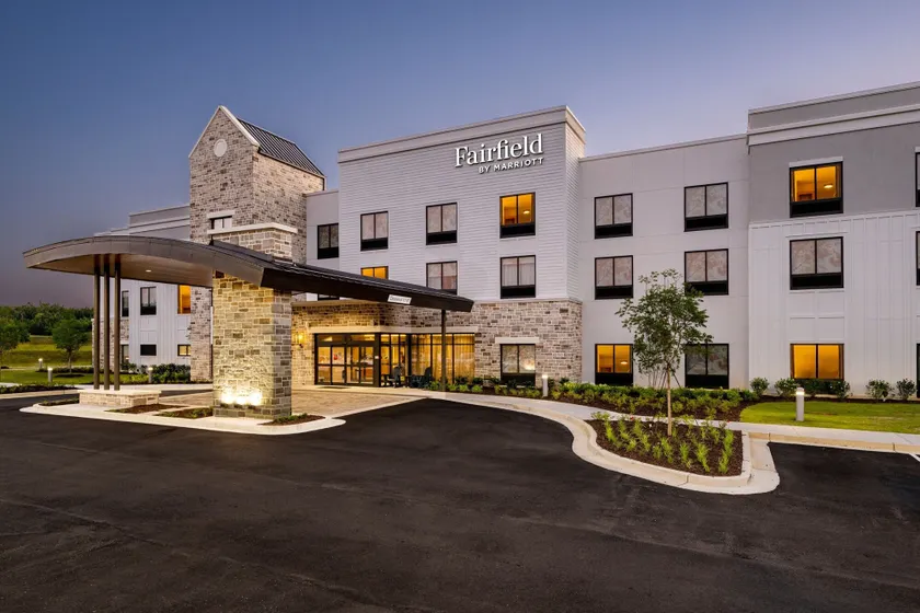 Fairfield by Marriott Inn & Suites Rome - Image 1