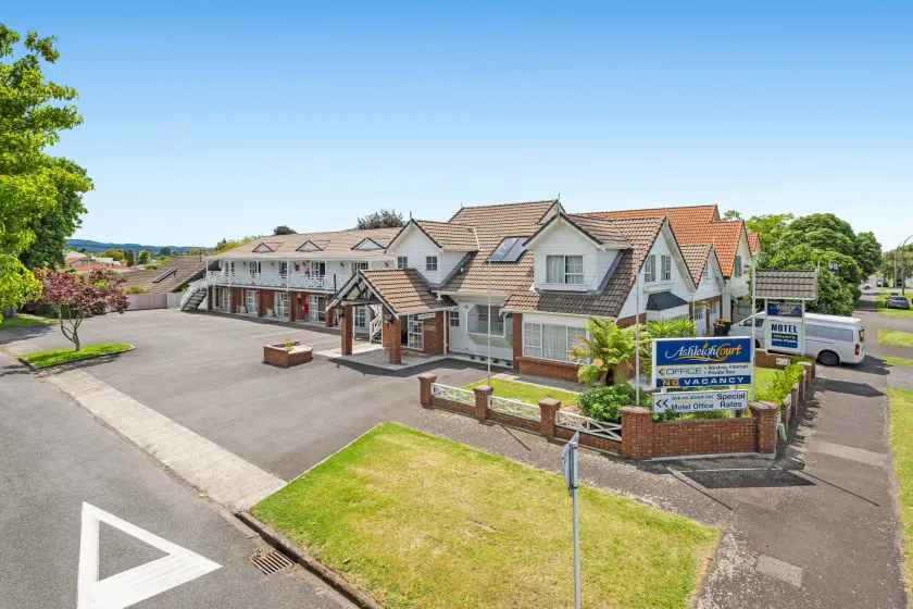 Ashleigh Court Motel - Image 1