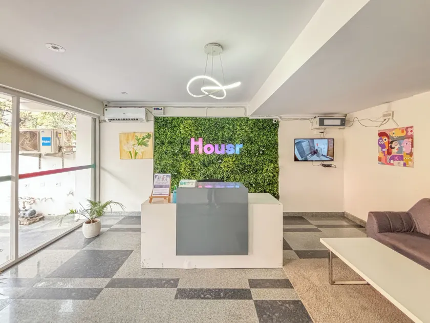 Housr 1 RK Sector 27 Gurgaon Golf Course - Rezeption