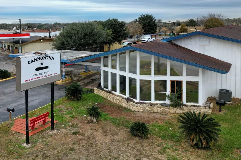 Cannon Inn By Capital O Gonzales Tx - Image 1