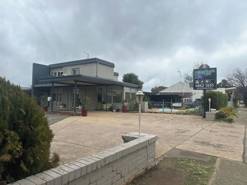 Memphis Motor Inn- UNDER NEW MANAGEMENT - Image 1