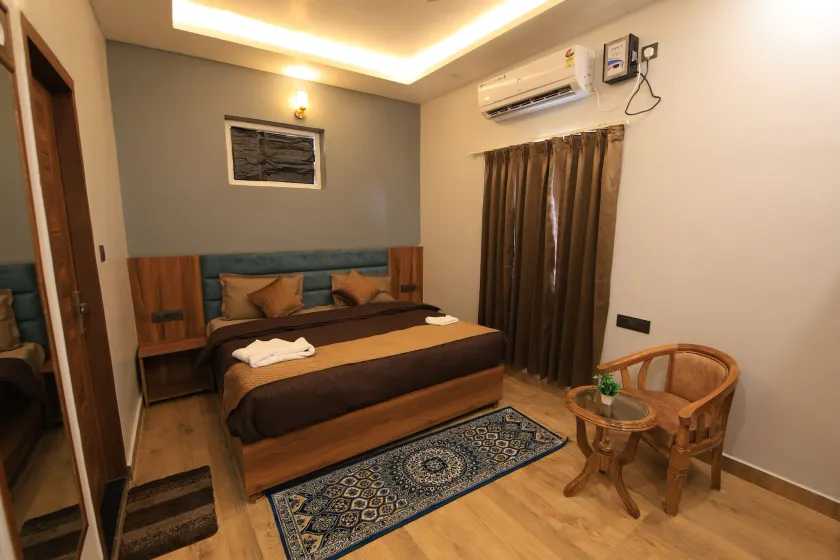 Hotel Mahadev Rishikesh - Image 1