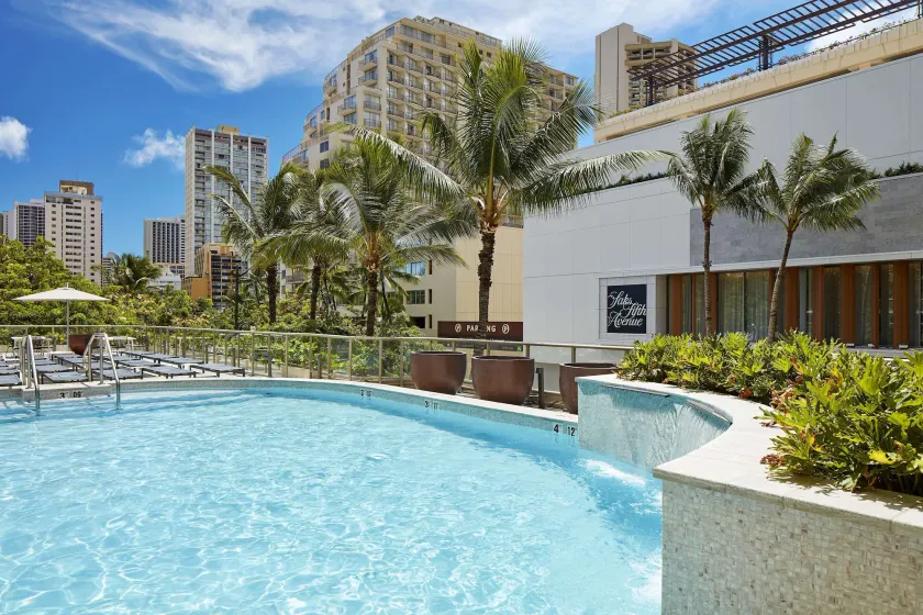 Hilton Garden Inn Waikiki Beach - Image 1