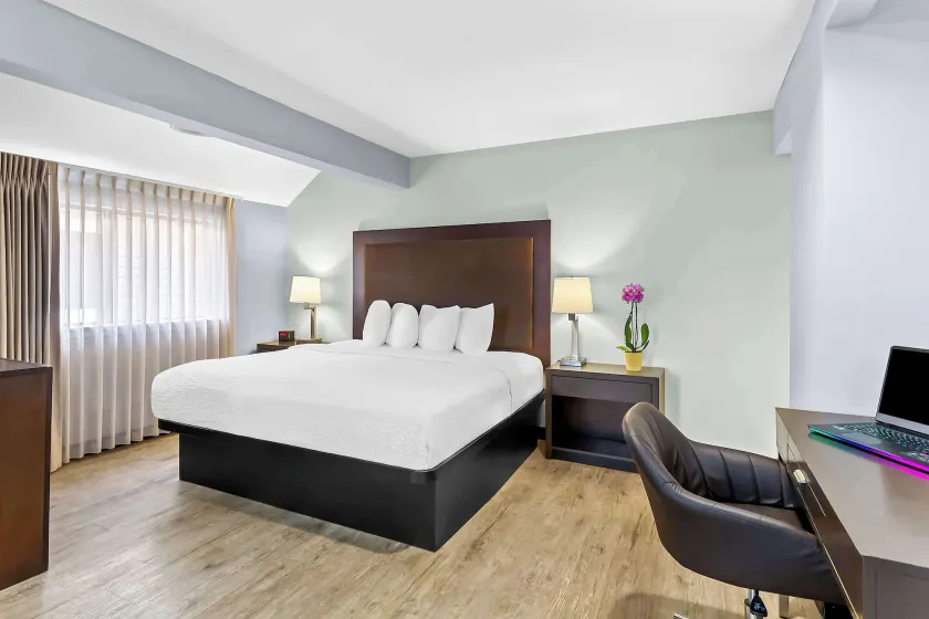 SureStay Studio by Best Western Pensacola - Image 1