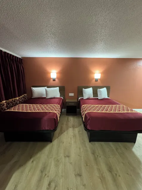 Boone trail inn - Image 1
