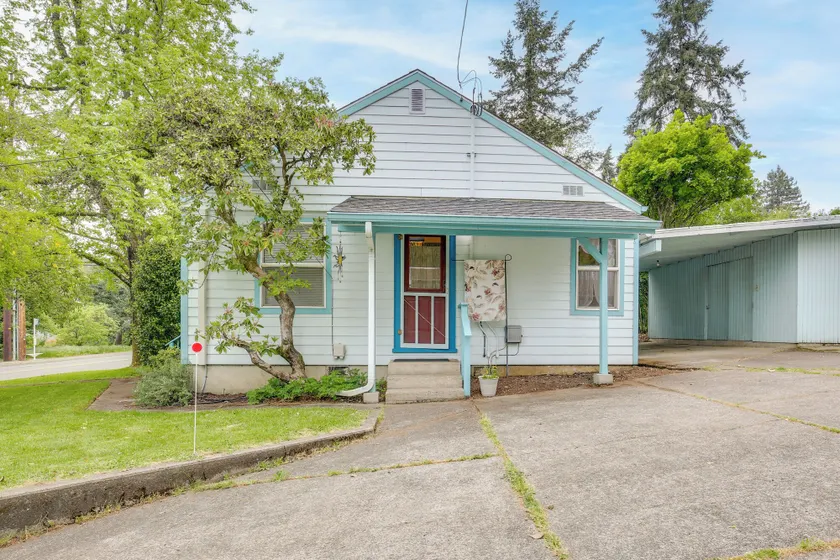 Cozy Vintage in Friendly Neighborhood, 2 Mi to UO! - Image 1