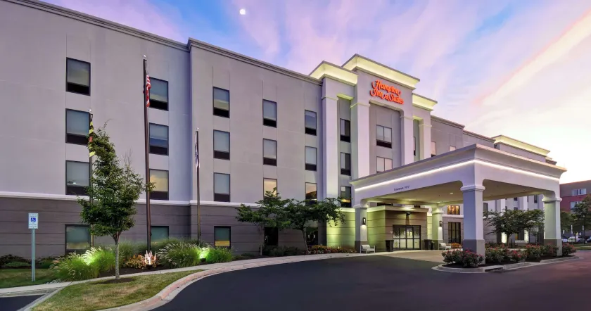 Hampton Inn & Suites Columbia South Fort Meade Area - Image 1