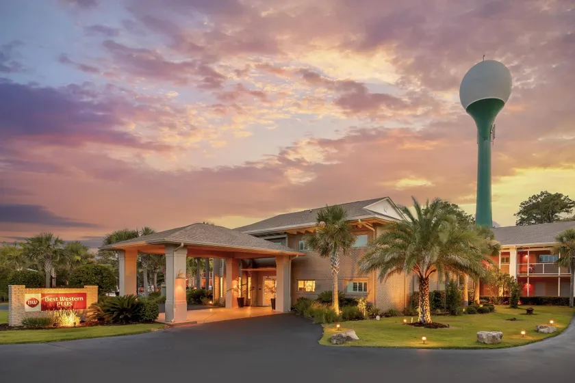 Best Western Plus Jekyll Island - Image 1