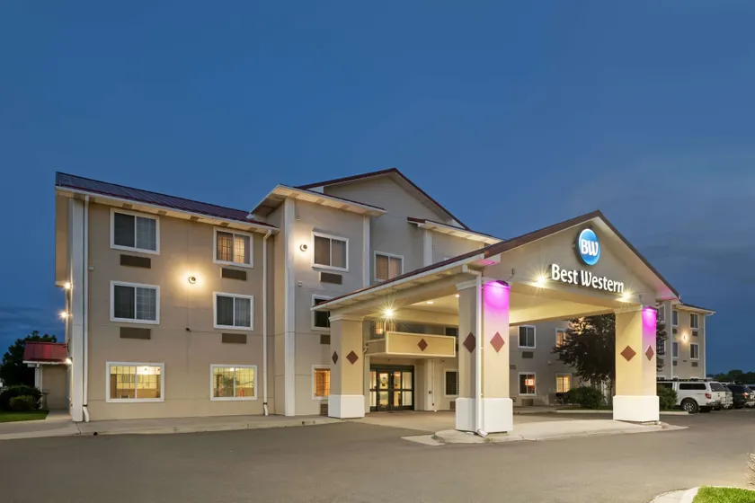 Best Western Laramie Inn & Suites - Image 1