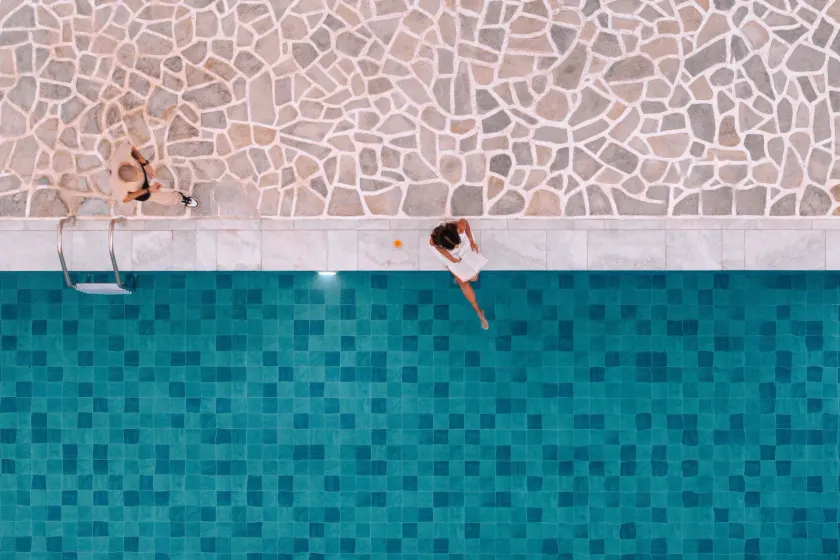 Pnoi Hotel - Image 1