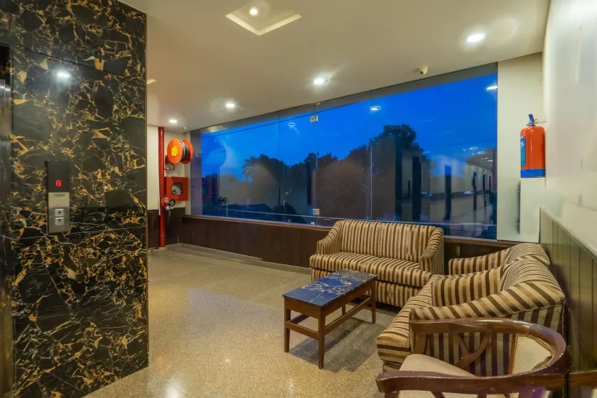 Manas Continental - Lobby