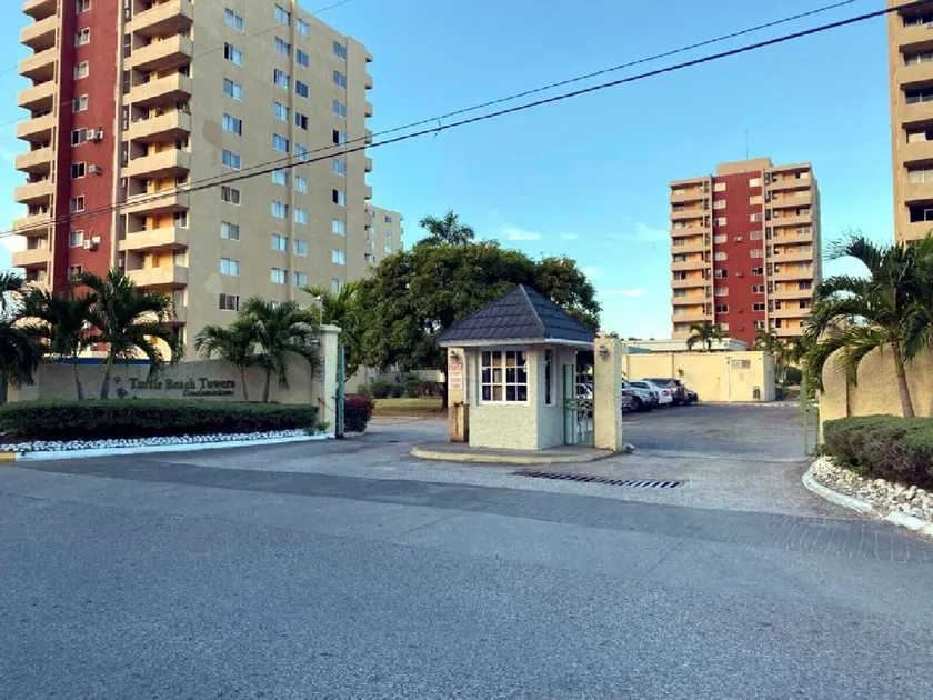 Beach-side condos at Turtle Beach Towers - Image 1