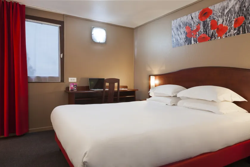 Arras Hotel - Image 1