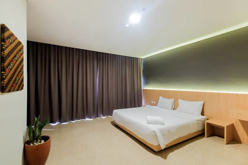 Relaxing 1BR Apartment at 15th Floor L'Avenue By Travelio - Image 1