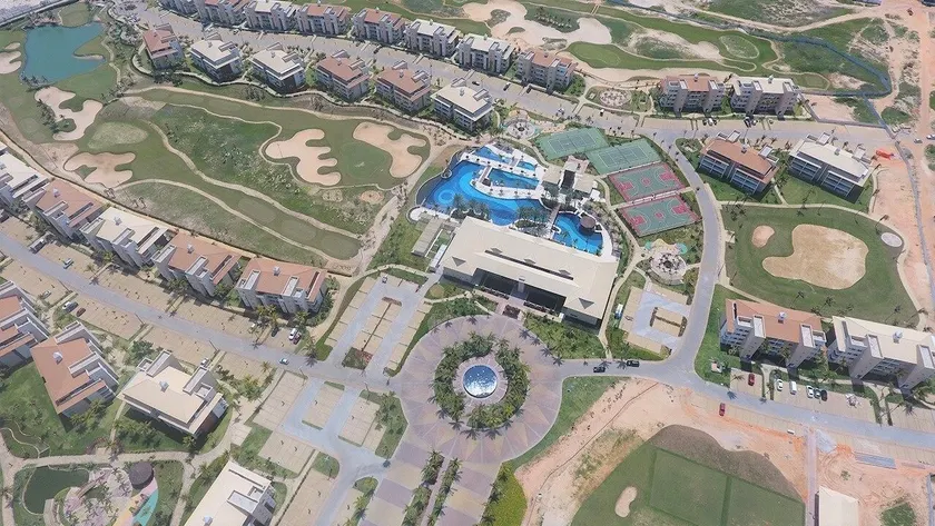 Penthouse Apartment with Hot Tub near Beach - Image 1