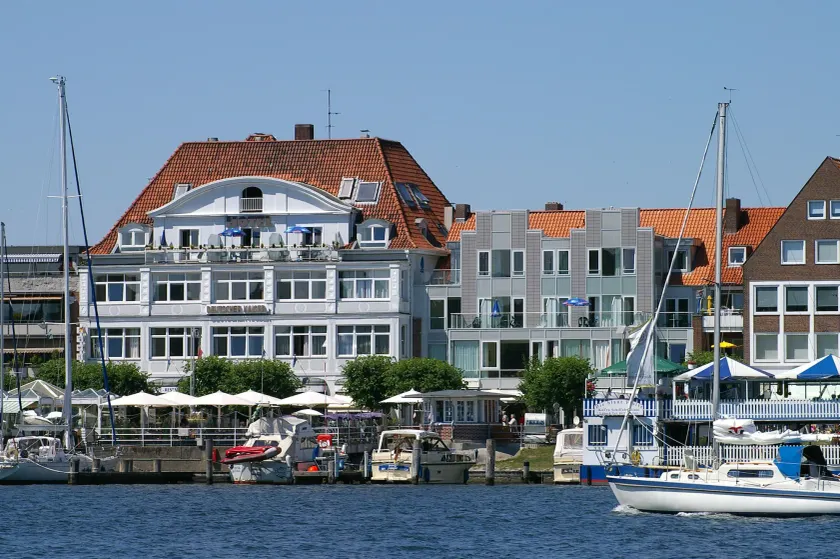 Hotel Deutscher Kaiser - Image 1