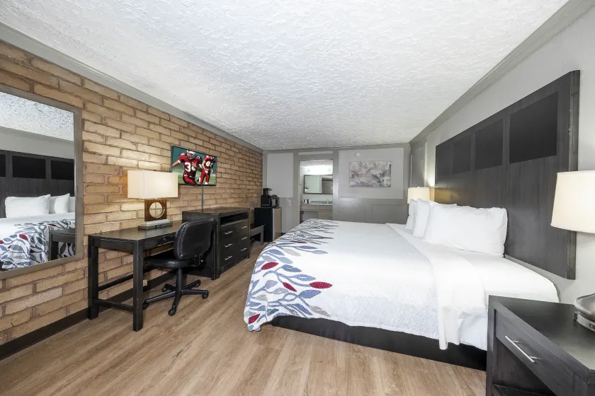 Red Roof Inn Monroe - Image 1