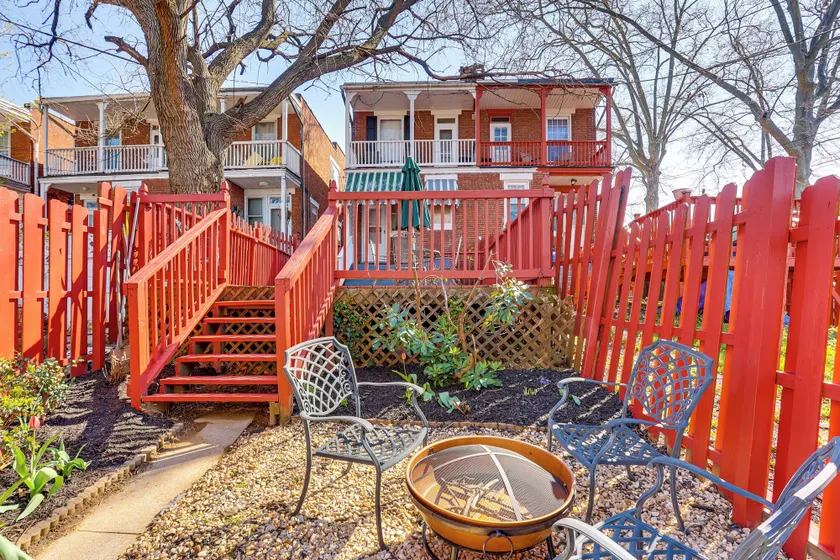 2 Mi to Dtwn: Harrisburg Escape w/ Furnished Deck! - Image 1