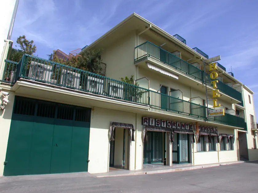 Hotel La Pergola - Image 1
