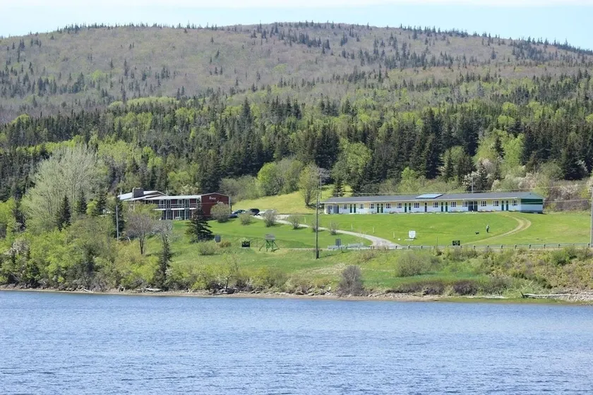 Duck Cove Inn - Image 1