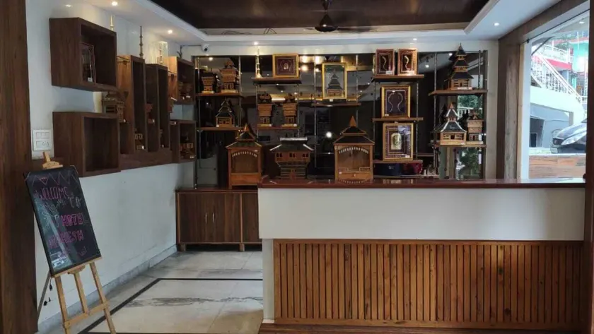 Mahesh Hotel & Restaurant - Rezeption