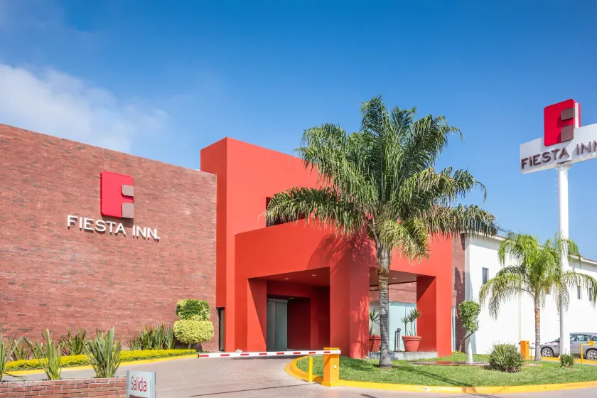 Fiesta Inn Monterrey la Fe - Image 1
