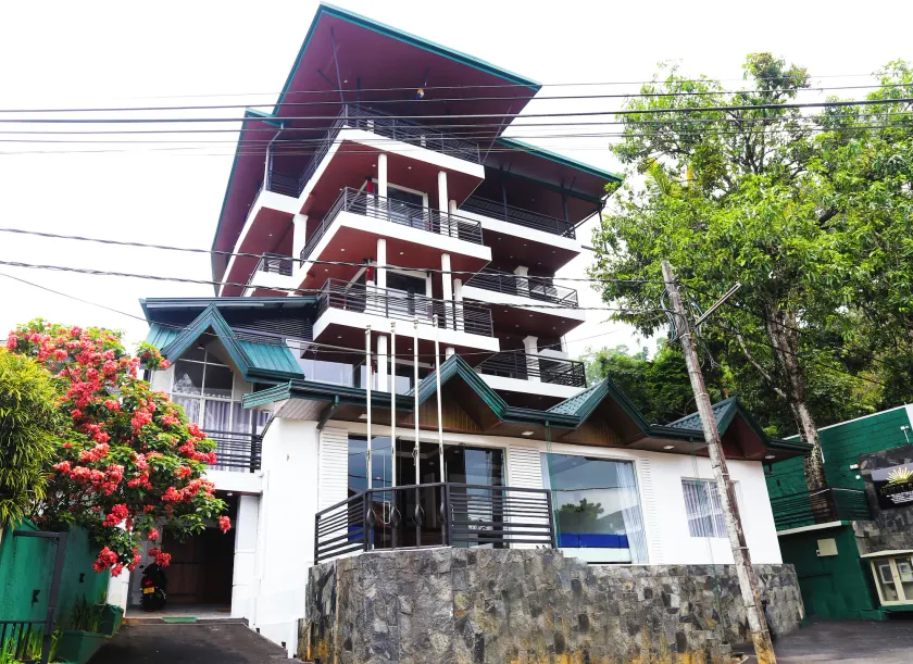 Hotel Sara - Image 1