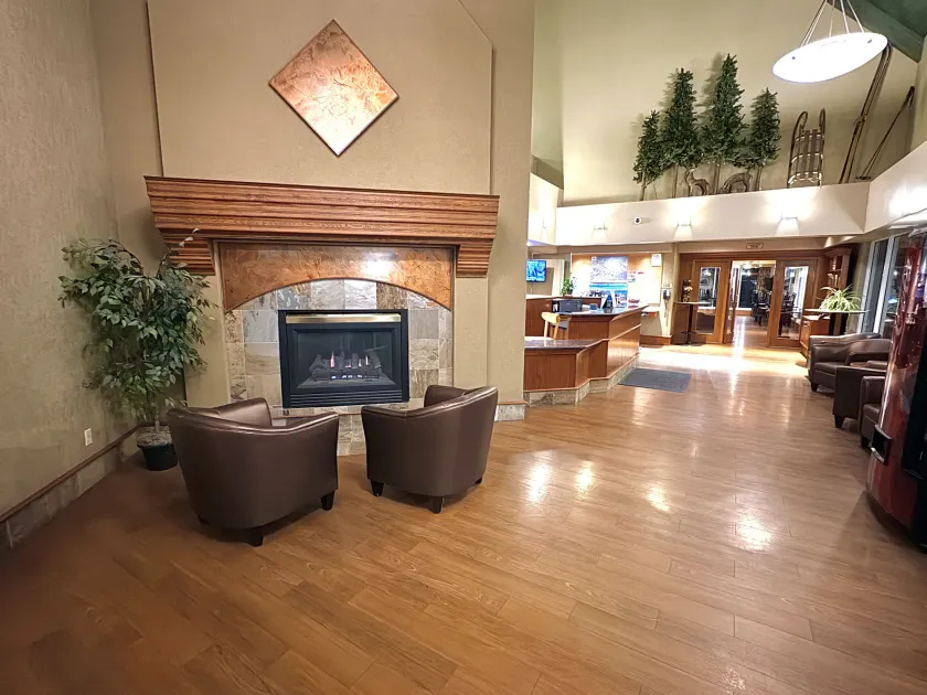 Lakeview Inns & Suites - Hinton - Image 1