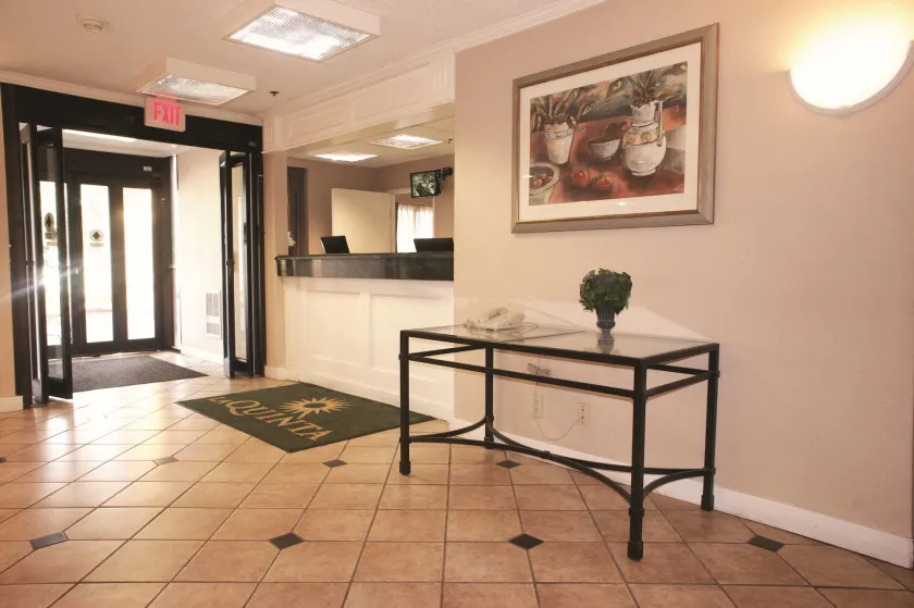 La Quinta Inn by Wyndham Detroit Canton - Image 1