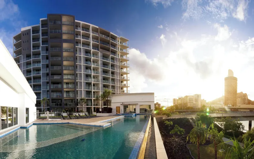 Oaks Townsville Gateway Suites - Image 1