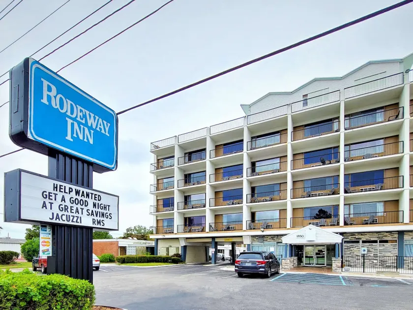 Motel 6 Norfolk, VA East Little Creek - Image 1