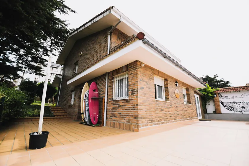 Loredo Surf House - Image 1