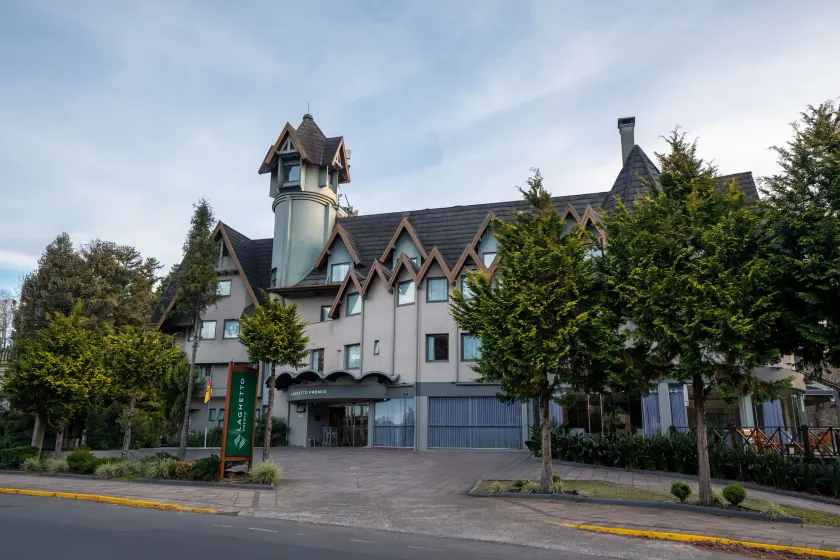 Hotel Laghetto Premio - Image 1