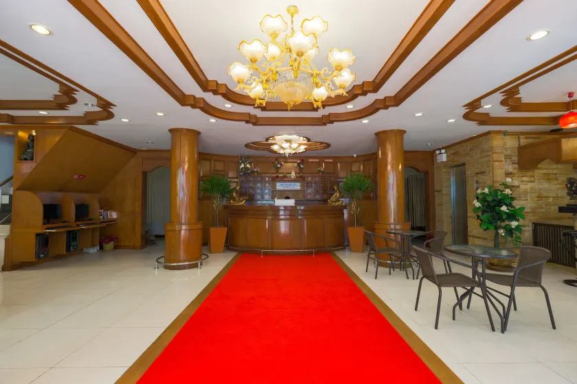 P R Patong Hotel - Image 1