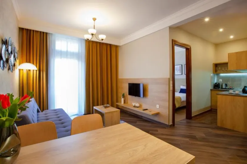 Portal House Apartments - Image 1