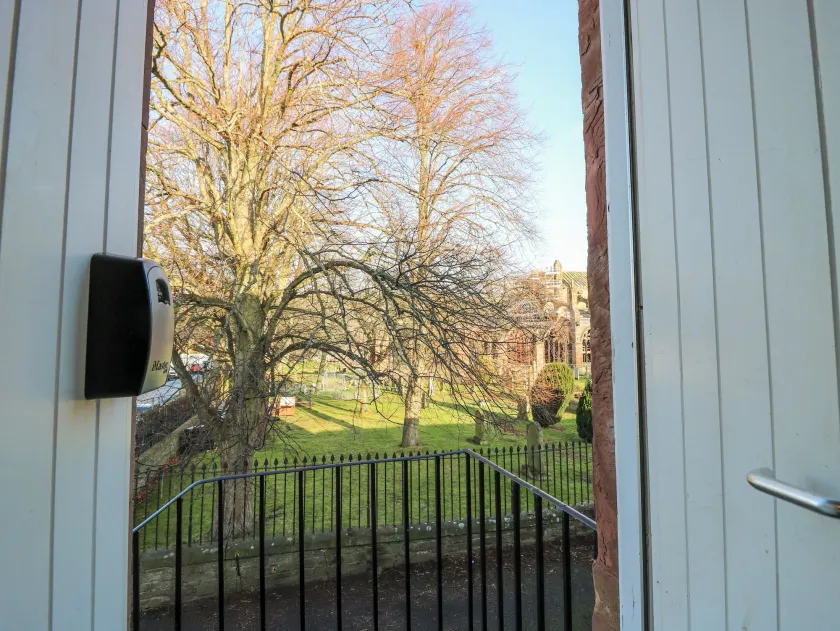 Pear Cottage - Priorwood Garden - Image 1