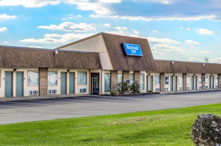 Rodeway Inn Shippensburg I-81 - Image 1