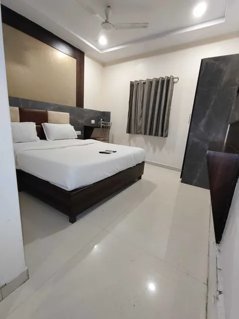 Hotel BKC Anex Near Bandra Kurla Complex - Image 1