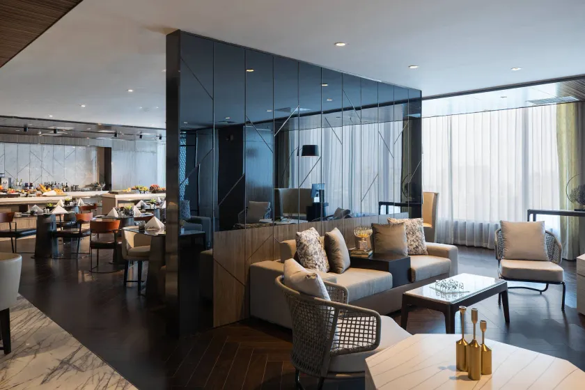 Renaissance Shenyang West Hotel - Image 1