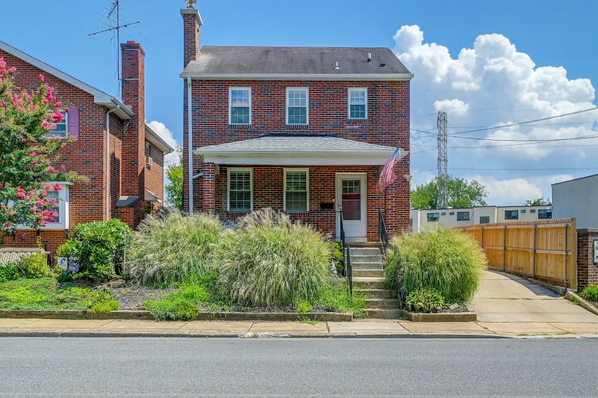 1 Mi to Trolley Square! Family Home w/ Bar & Yard - Image 1