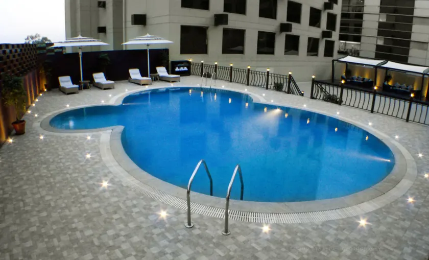 Sterlings Mac Hotel - Image 1