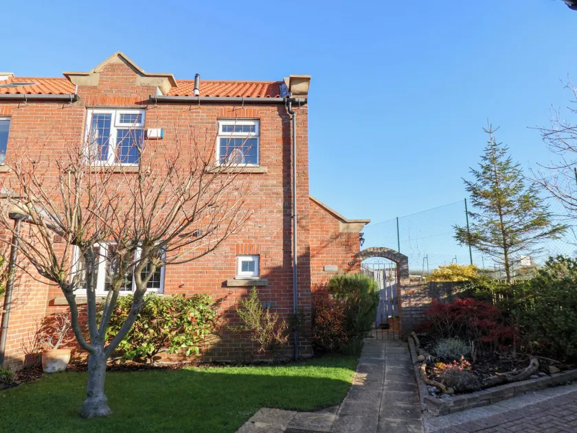 Pond Farm View - Image 1