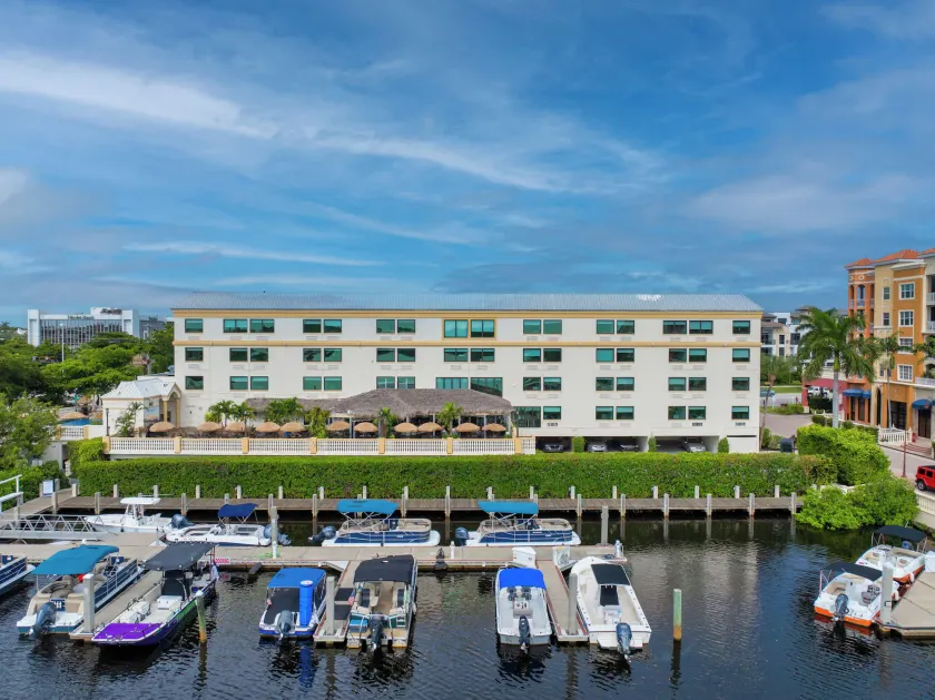 Bayfront Inn 5th Avenue - Image 1
