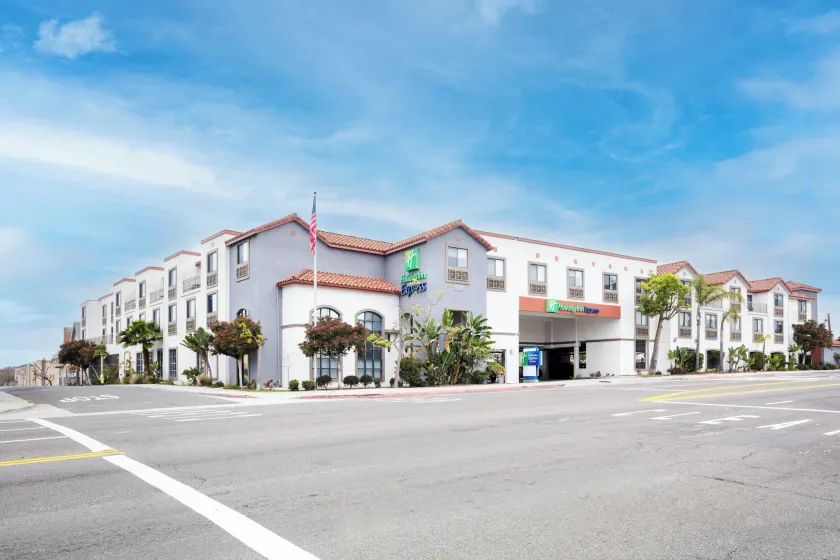 Holiday Inn Express Hotel & Suites Hermosa Beach by IHG - Image 1