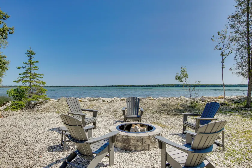 Baileys Harbor Waterfront Vacation Rental w/ Grill - Image 1