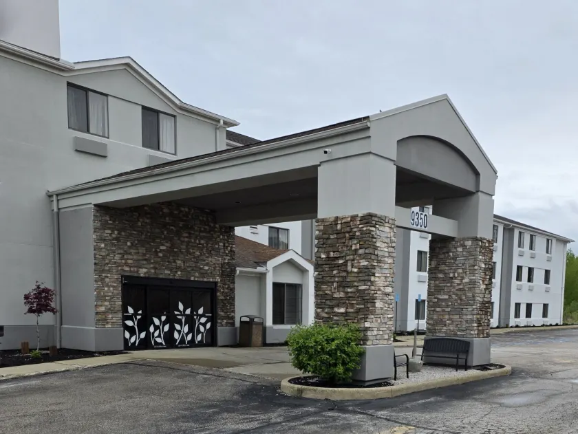 Austinburg Hotel - Image 1