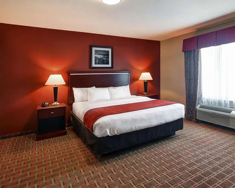Comfort Suites Lake Worth - Image 1